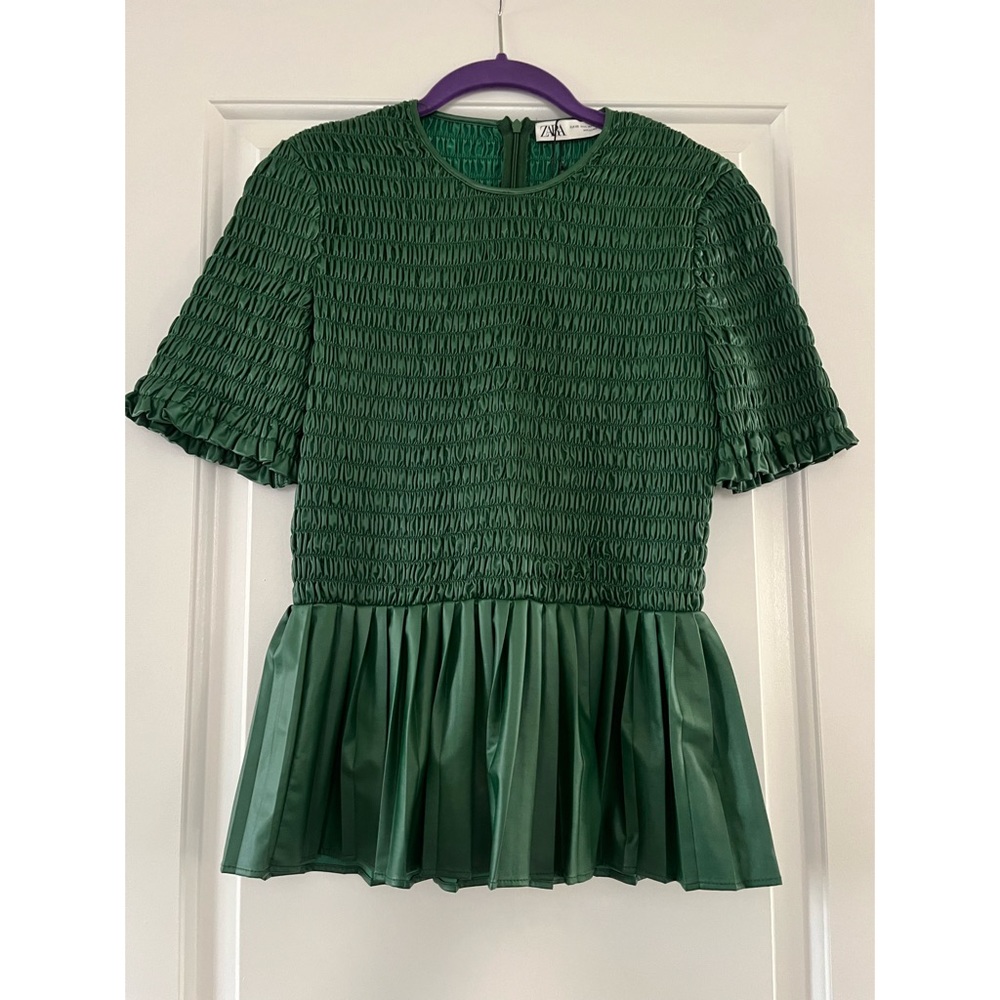 Zara women’s x small green short sleeve top
